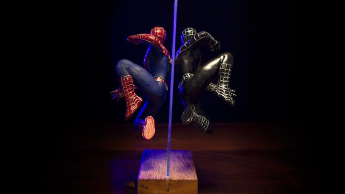 spider-man-criassauro-tras Manopla Thanos DIY Vingadores Ultimato